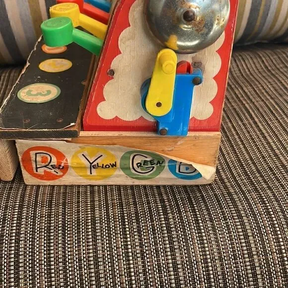 Fisher price972 1960 original cash register Bell, keys works, drawer opens.